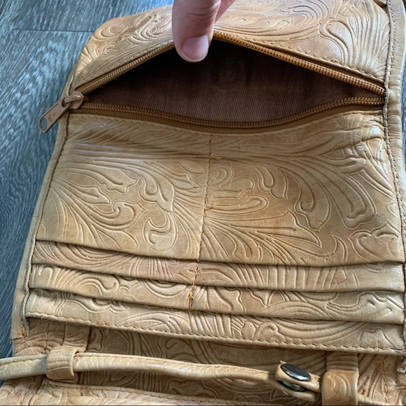 Vintage genuine cowhide leather crossbody bag/wallet - Picture 5 of 12